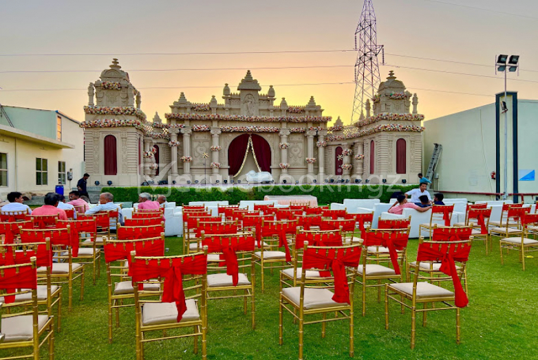 Lawn team challenges at resorts — Jaipur corporate offsite