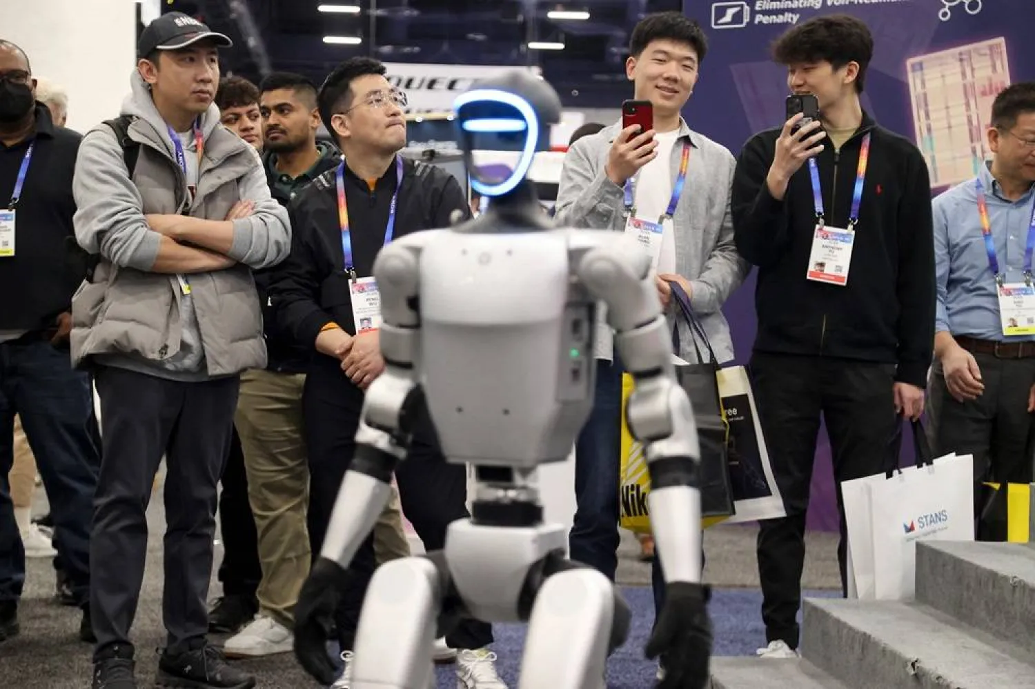 AI Robot Host