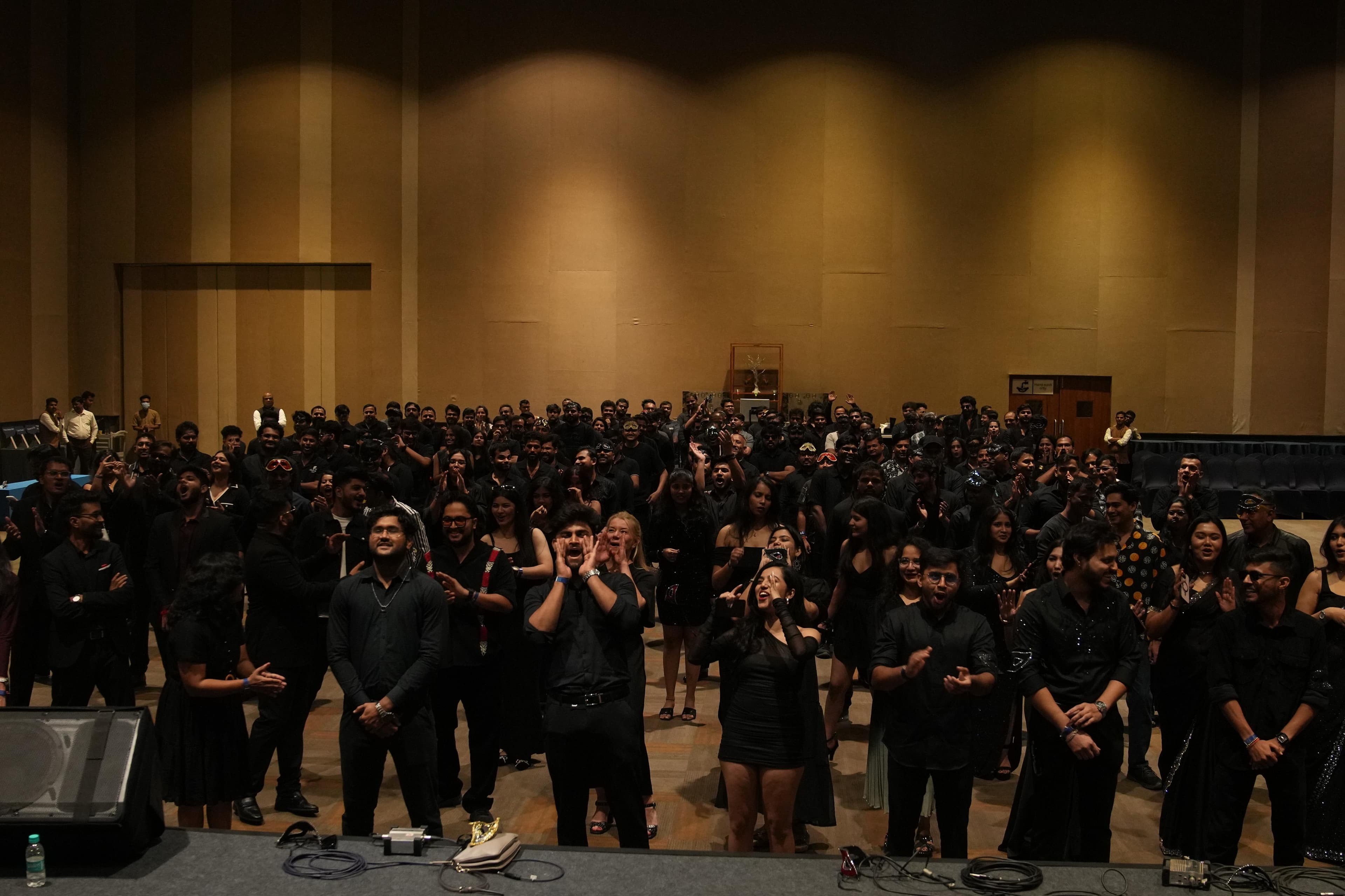 Large Group Team Building Activities for Corporate Events