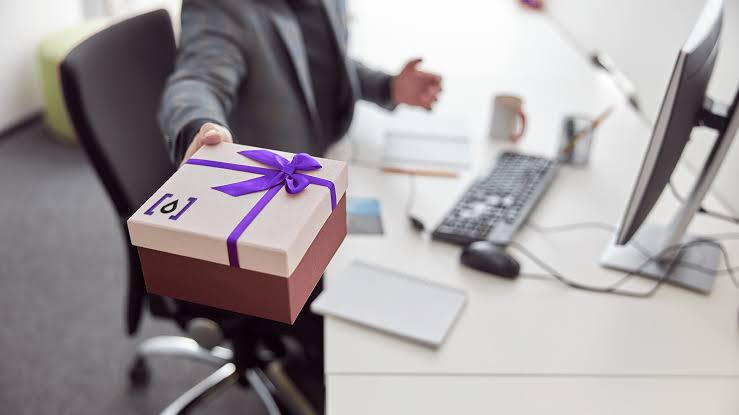 Corporate Gifting — related corporate culture solution by Showmaker