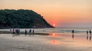 Sunset networking on the Gokarna coast – beach experiences for corporate team retreats